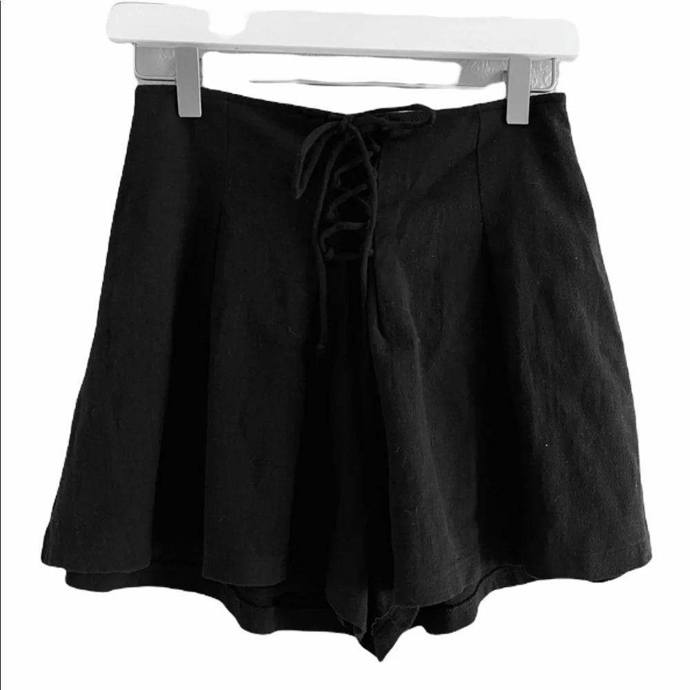 SOLD NWT Lush Black Lace Up Front Skort M - Picture 1 of 10
